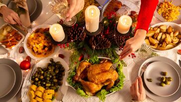 Menu reúne entradas clássicas, pratos principais e sobremesas exclusivas