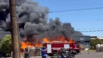 Além do Corpo de Bombeiros, a Defesa Civil também atua na ocorrência