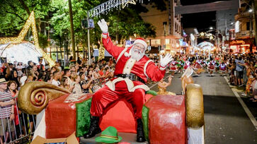 Temporada de Natal começou neste fim de semana em Santos, no litoral de São Paulo