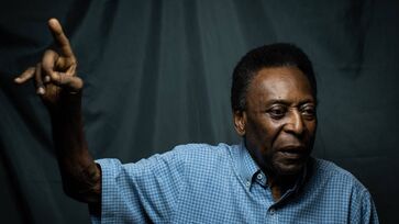 Pelé, eterno camisa 10 do Santos, morreu em 2022