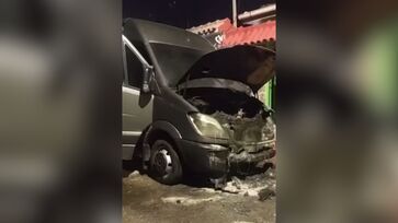 Veículo foi parcialmente destruído por um incêndio criminoso em Belém