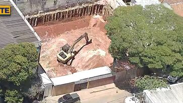 Agentes da Defesa Civil já estão no canteiro averiguando as condições do acidente