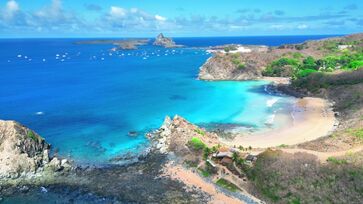 &Aacute;gua turquesa, vida marinha e paisagem preservada fazem do Sancho um destino imbat&iacute;vel