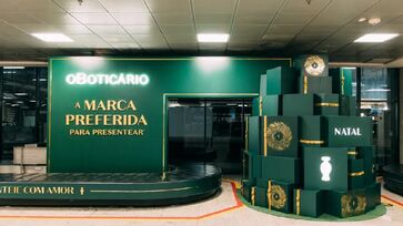 Ação da marca acontece diretamente nas esteiras de bagagem