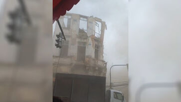 Defesa Civil avalia risco de novos danos em imóveis vizinhos após o colapso