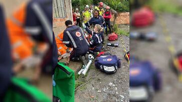 Bombeiros conseguiram estabilizar crian&ccedil;a, que foi levada a BH em estado grave