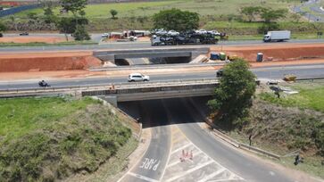 Intervenções fazem parte das obras de implantação das terceiras faixas da SP-310