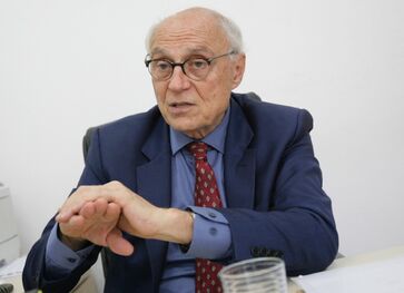 Procedimento ocorreu sem intercorrências e Suplicy vai se restabelecer do pós-operatório em casa