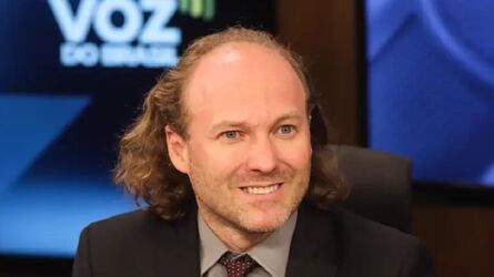 Consumidor tem parcela de culpa na demora da transição energética diz Rodrigo Agostinho, presidente do Ibama a Rádio Internacional