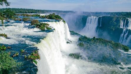 Cercada por uma das maiores maravilhas naturais do mundo, Foz &eacute; uma alternativa diferente para o Ano Novo