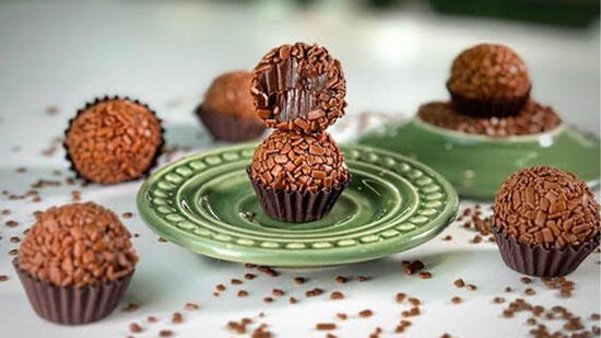 O brigadeiro foi inventado por Heloisa Nabuco de Oliveira, em 1946. Na foto, brigadeiros da doceria Flakes