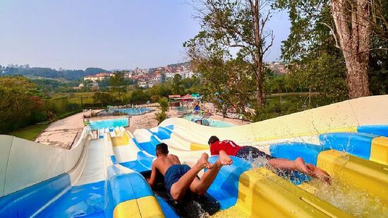 Parque Thermas da Mata tem diversos tobogãs para todas as idades