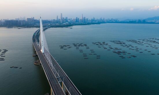 Descubra a maior ponte marítima do mundo que fica na China