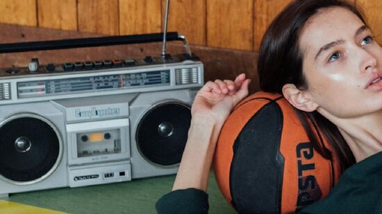 Uma 'febre' atingiu o Brasil nos anos 1990 e começo dos anos 2000: os dispositivos Walkman e Discman, da marca japonesa 