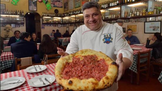 Proprietário Fábio Donato é neto do fundador da pizzaria