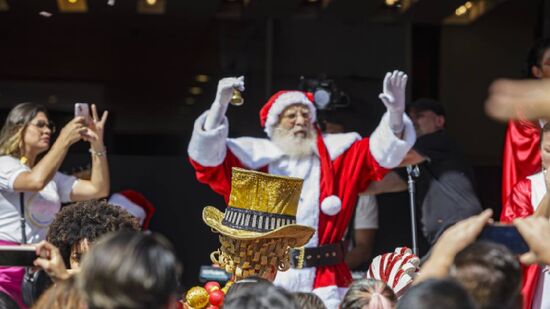 Além do desfile, celebração inclui um show musical 