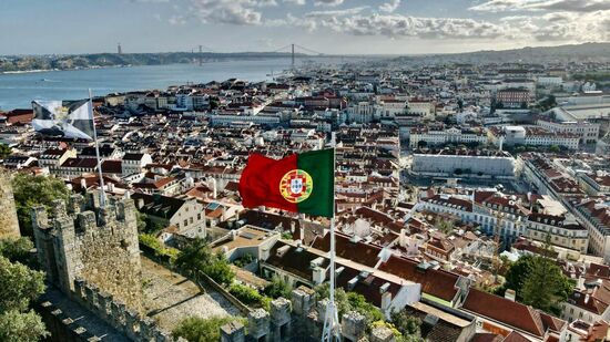 Maior comunidade estrangeira em Portugal é a brasileira, que está entre os principais afetados pela mudança