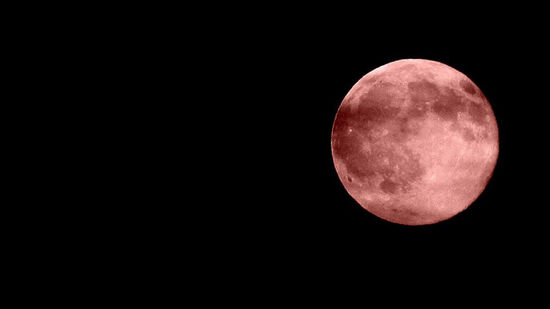 Eclipse total será precedido pela Lua de Sangue.