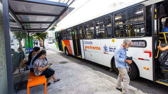 Linha 03, que recebeu os ônibus, transporta cerca de 5,5 mil passageiros por dia útil
