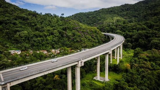 Rodovia Tamoios liga o Vale do Paraíba ao litoral norte de São Paulo
