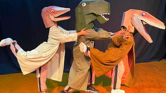 Peça é inspirada no livro 'Novo Guia Completo dos Dinossauros do Brasil'