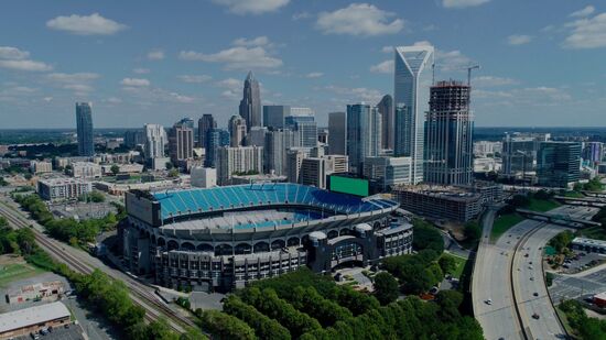 O entorno do Bank of America Stadium é repleto de atrações culturais, gastronômicas e de lazer.