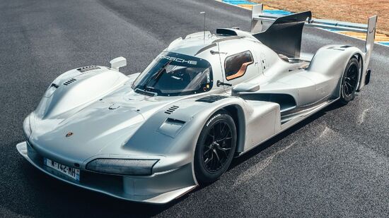 963 RSP é equipado com motor V8 biturbo de 4,6 litros com potência de até 680 cavalos
