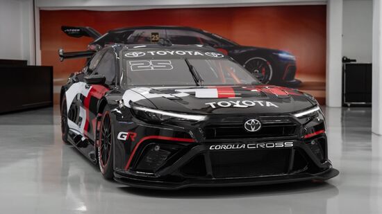 Apresentando um salto em engenharia e design no cenário do automobilismo, o Toyota Corolla Cross Stock Car chega para redefinir o que se espera de um carro de corrida.