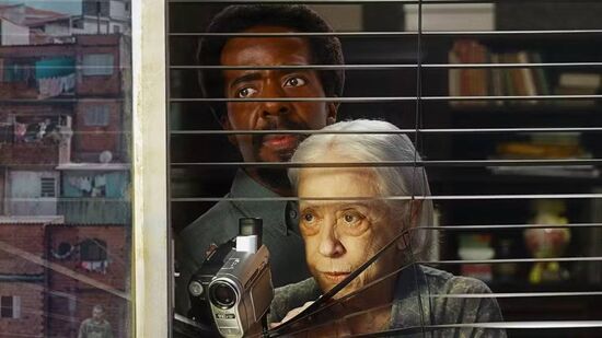 Com 95 anos, a atriz consolida a sua fama como uma das maiores atrizes do cinema brasileiro e mostra um vigor impressionante