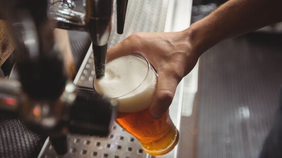 Programação abordará a história da cerveja, seus ingredientes, materiais, processos de produção e conteúdos sobre atendimento e serviço