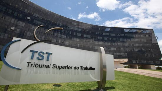O objetivo, justificou o tribunal, evitar a 'aproximação de pessoas inconvenientes'