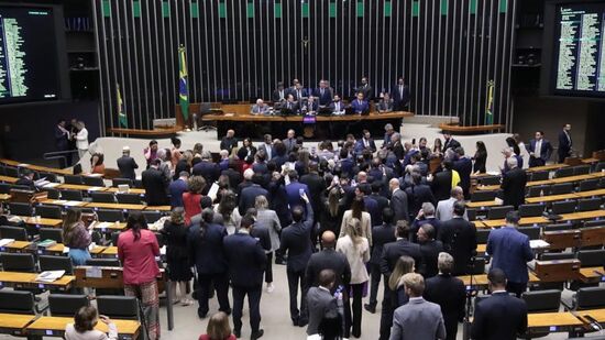Placar foi de 311 votos favoráveis, 163 contrários e 7 abstenções