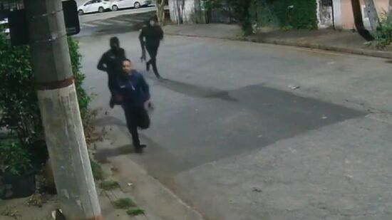 Ladrões invadiram primeiro uma creche, que fica na divisa com o bairro Vila Sônia