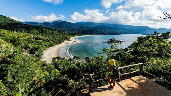 Clima favorece atividades ao ar livre, como trilhas, cachoeiras e passeios em áreas de preservação