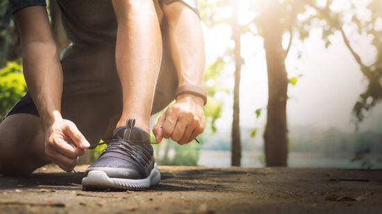 Caminhadas rápidas ou demoradas? Especialistas revelam qual faz mais diferença para o corpo e o bem-estar