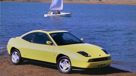 Carro de design assinado por Chris Bangle e interior Pininfarina marcou época entre os esportivos importados