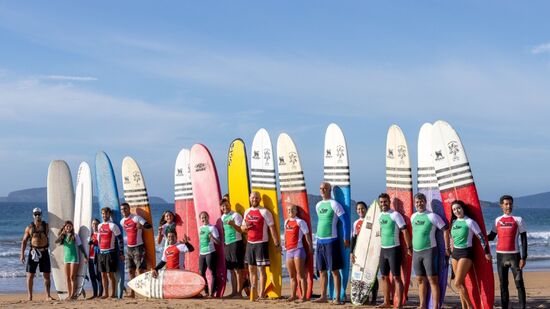 Evento reúne alunos de diferentes níveis para vivenciar três dias de aprendizado e conexão com o mar