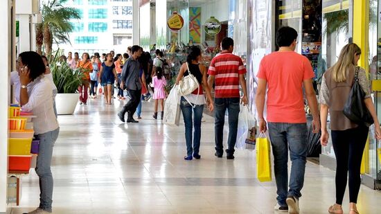 Alta sazonal no comércio local deve movimentar o mercado de trabalho no fim de ano