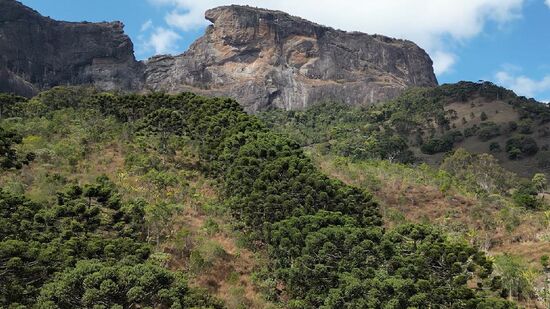 Vista da Pedra do Baú, um dos principais pontos turísticos da Serra da Mantiqueira