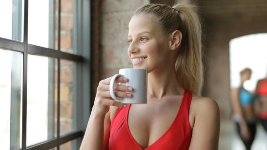 Pré-treino, pós-treino e hora de dormir: entenda quais infusões podem melhorar desempenho, recuperação muscular e qualidade do sono