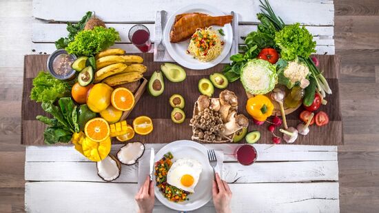 Segundo novas descobertas, há algumas comidas que não apenas fazem bem ao cérebro, mas até auxiliam no funcionamento dele