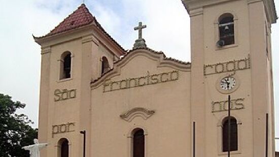 A névoa do lugar contribui para a atmosfera intrigante do local