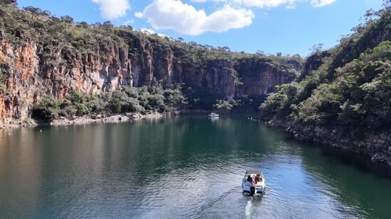 A cidade mineira que virou febre no turismo: passeios de lancha, mirantes e paisagens de cair o queixo