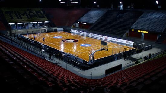 Presidente do Corinthians Osmar Stabile acabou com o basquete para cortar custos