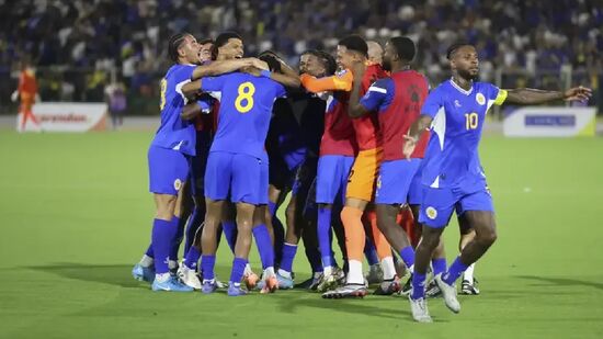 Dois países americanos, um europeu e uma africano compõem a lista das quatro nações com menos de 1 milhão de habitantes a se classificarem uma Copa