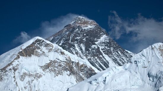 Geólogos detalham como o oceano Tethys e o choque de placas formaram as rochas que hoje chegam ao topo do Himalaia