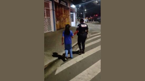 Corporação informou que o menino, de 8 anos, autista e não verbal, foi localizado durante a madrugada