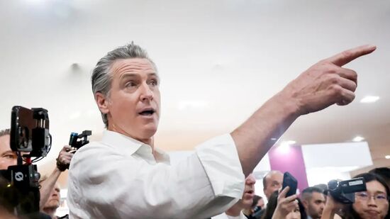 Governador da Califórnia, Gavin Newson, participa da COP30 em Belém