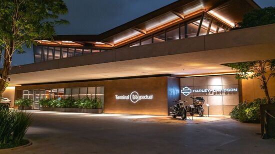 O destaque fica por conta da Road Glide e da Breakout, representantes das linhas Touring e Softail, projetadas para longas distâncias