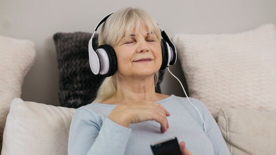 Na comunidade científica, existem diversos estudos que mostram que a música pode favorecer a função cognitiva